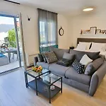 Luxury Urban With Jacuzzi Daire Split
