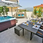 Luxury Urban With Jacuzzi Daire