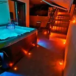 Luxury Urban With Jacuzzi Daire