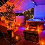 Luxury Urban With Jacuzzi Daire