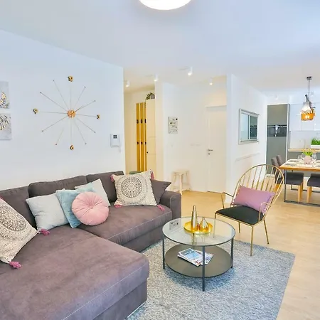 Luxury Urban With Jacuzzi Daire Split