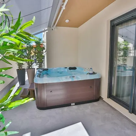 Luxury Urban With Jacuzzi Spalato