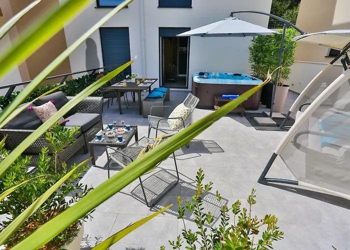 Διαμέρισμα Luxury Urban With Jacuzzi Σπλιτ
