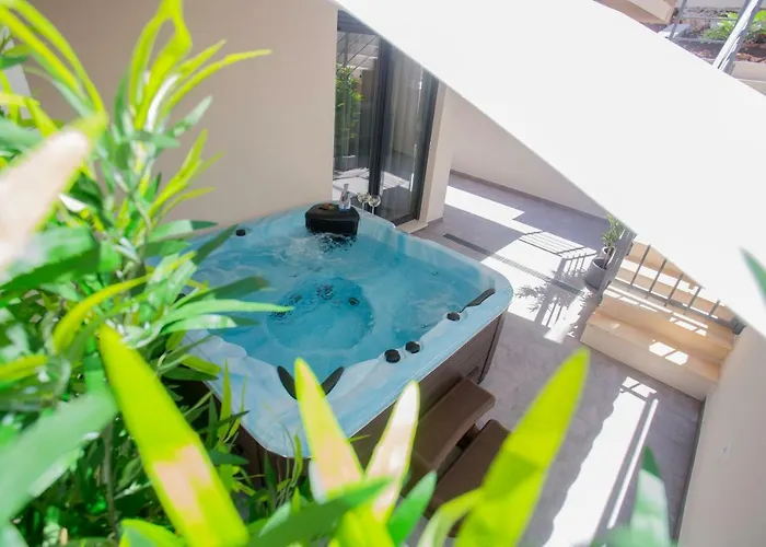Luxury Urban With Jacuzzi Διαμέρισμα Σπλιτ